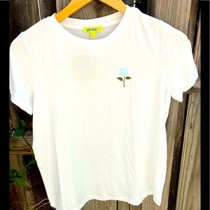 New white short sleeved graphic T shirt